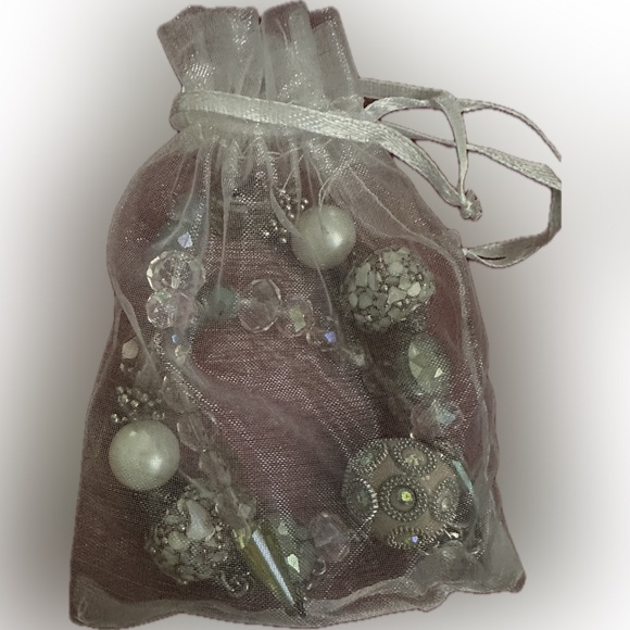 Beaded Jewelry Necklace NWOT - Picture 2 of 2